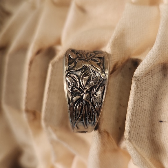 OPENWORK FLORAL COLORADO Artisan Made Antique Spoon Ring Sz 10 - Picture 4 of 8